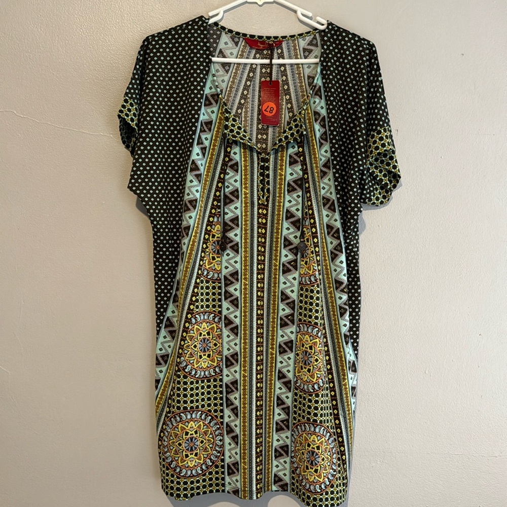 Tiger lily Dress Size Small NWT